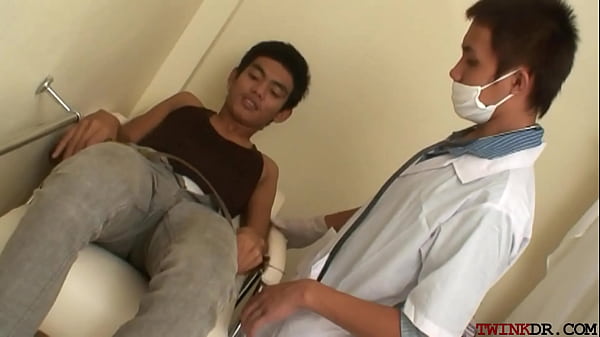 Download Video - Twink Asian pissing and getting nailed by doctor after exam