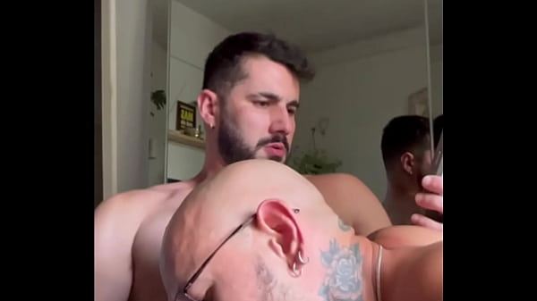 Download Video - Foda no banheiro publico&period;