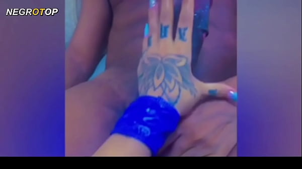 Piroca Enorme fodendo a PUTA gostosa safada