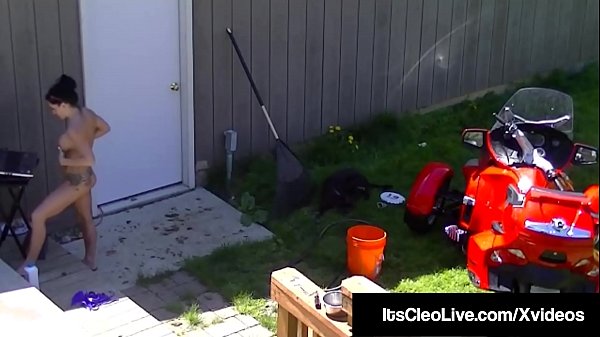 Wild Webcammer Its Cleo Mounts A Tractor & A Dildo!