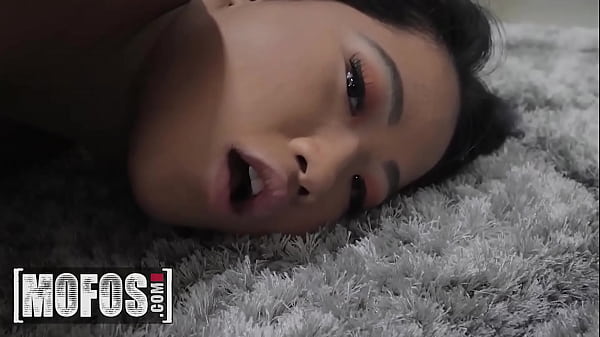 Alona Bloom Shows Her Doctor How Well She Knows About Men Anatomy Especially Big Cocks - Mofos