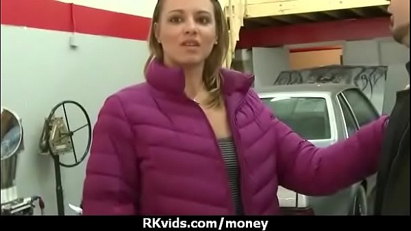 Amateur has sex for some quick cash 10