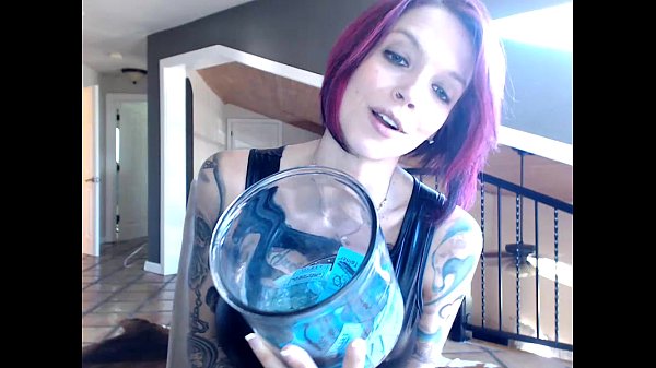 6cam.biz cute annabellpeaksxx flashing boobs on live webcam