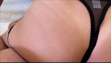 Cumming on stepsister while guests are at home