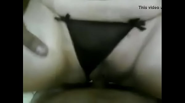 Xcachondisima gimiendo