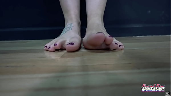 Kinky Brunette Carmen Valentina Gets Her Mouth And Pussy Pounded!