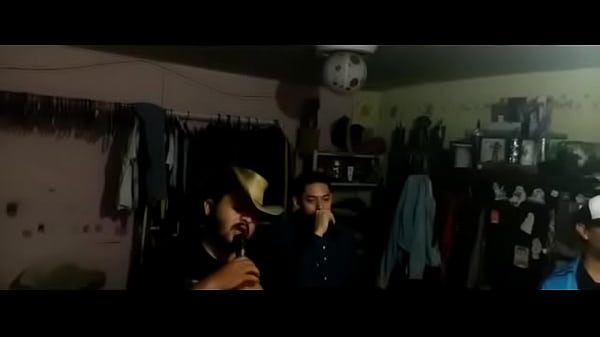 Chico Ardiente en Busca de una aventura sexual