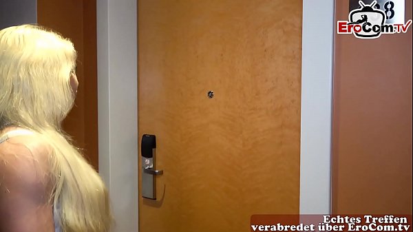 Download Video - EroCom Date - Deutsche 150cm kleines Fitness Model hat Usertreffen mit gro&szlig;em Mann - Sehr Lustig