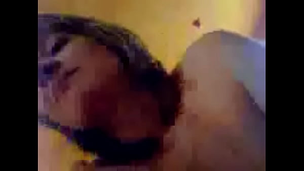 jolie brunette coquine