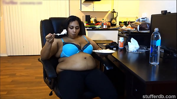 Desi Rose loves pie!