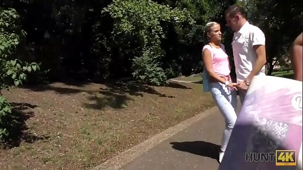Download Video - HUNT4K&period; Kluger J&auml;ger findet einen Weg&comma; junge Babe mit Bargeld zu verf&uuml;hren