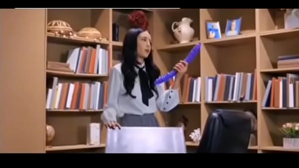Myster girl fin dildo in briefcase