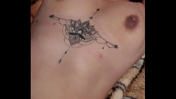 Baise La Fille Au Lit