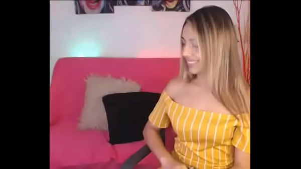 xxxxhardcouplexxx sexy rubia encantadora luciendo lindos hombros a la internet