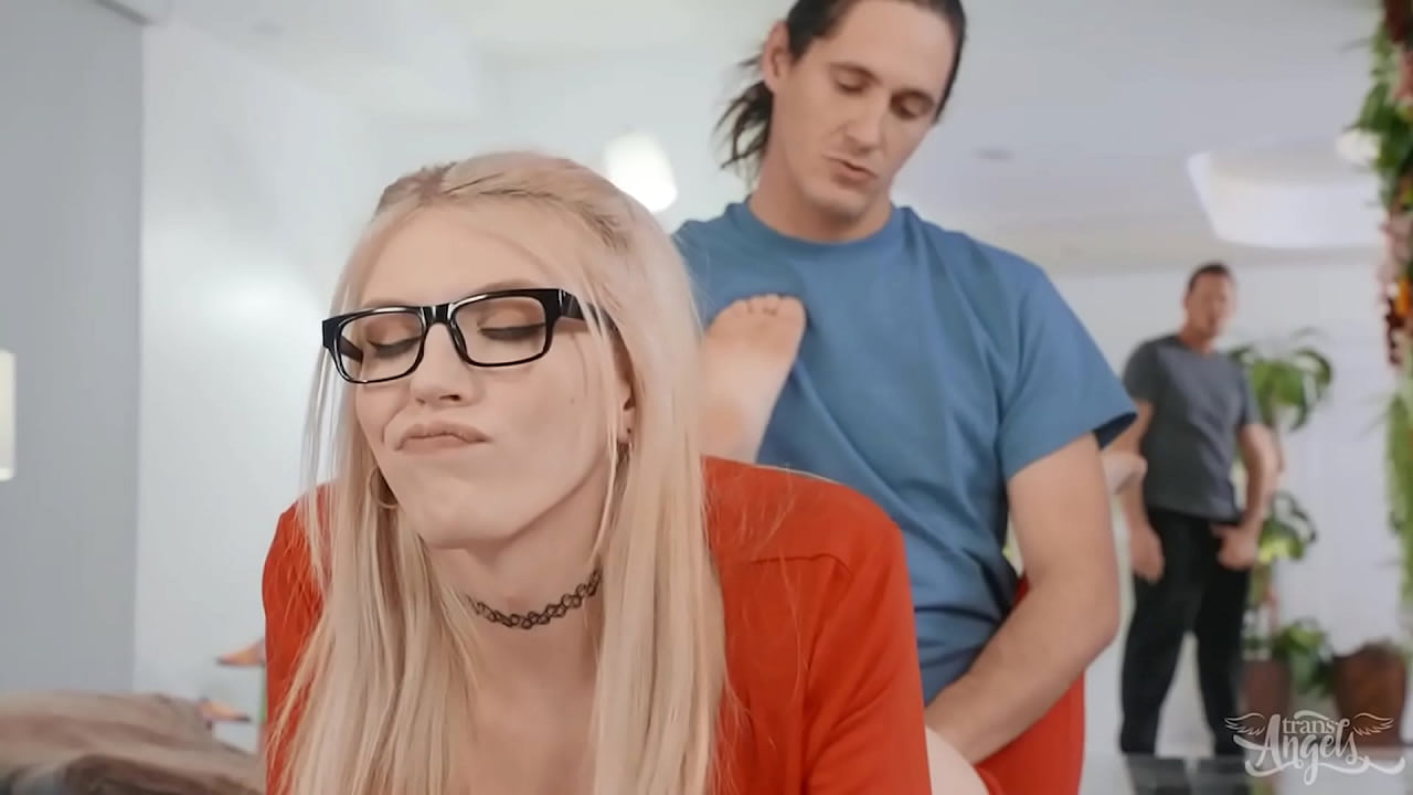 (Izzy Wilde) mantiene (Pierce Paris) semen dentro de su culo y lo arroja a chorros en la cara de su novio - Trans Angels
                   blowjob cowgirl tranny doggy anal creampie missionary reverse cowgirl mtf big boobs spooning indoors gamer fake tits living room side fuck transangels muchos negros