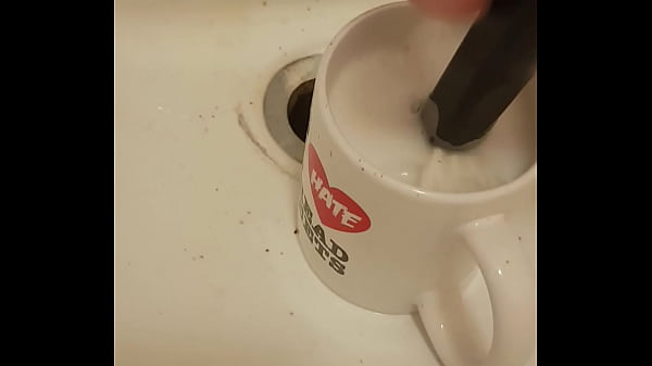  OneTidyGuy Cleans Dirty Cup