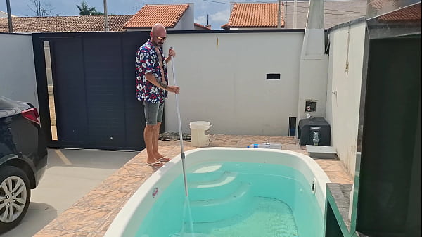 Horn arrives home and finds his wife on all fours giving it to the pool boy in the house!