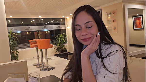 I meet an old friend at a hotel and she invites me to her room.