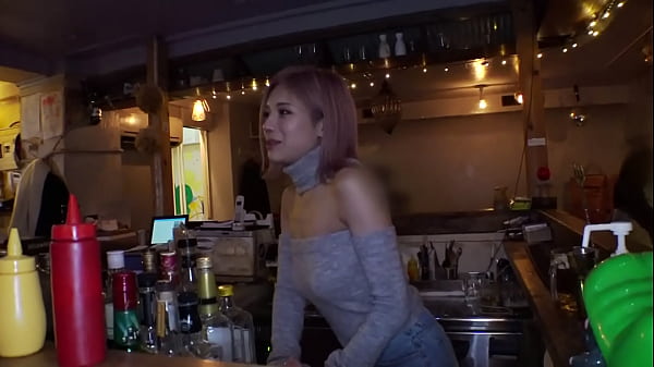 Take out the best signboard girl in the shop and live Paco festival until morning! The true nature of the signboard girl who works seriously is now revealed. All the women I picked up, erotic girls with sensitive pussy who are good at licking! Big Tits Na