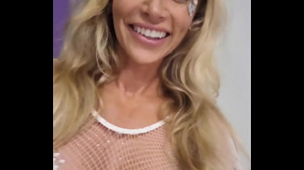 DanielleRenae - Traf einen Fremden auf der Tanzfläche und zog das Kondom für einen schmutzigen Creampie aus