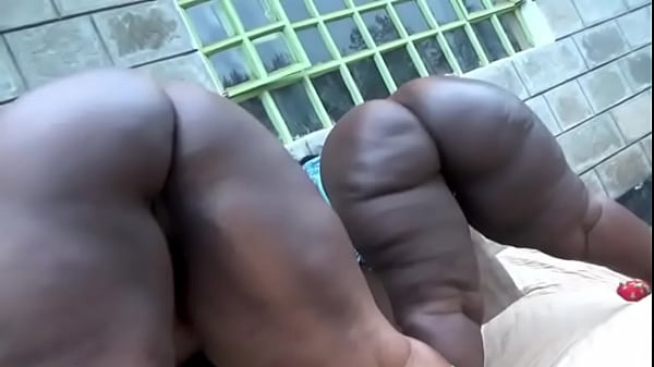 Download Video - Two Big Butts Shaking Ass