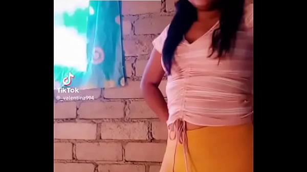 Me dedica video y es casada