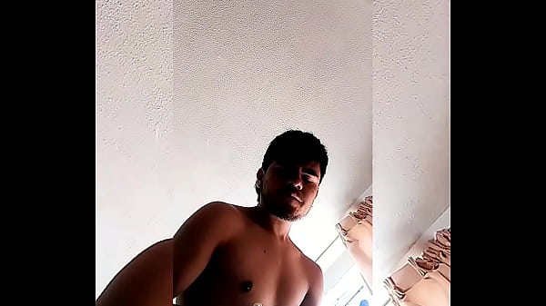 Download Video - ME QUITO LA ROPA EN FRENTE DE MI VENTANA ME ERECTO LA VERGA Y ME LA MASTURBO PARA QUE LOS VECINOS PUEDAN GOZAR CONMIGO