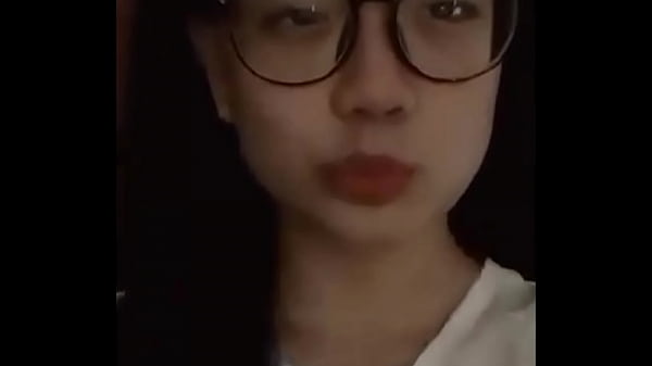 On New Year's Eve, Nguyen Vy's sister enjoys cock