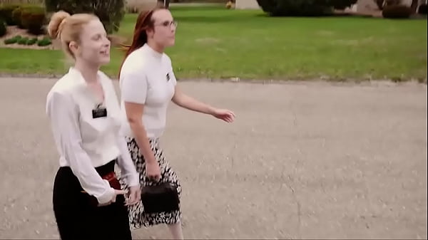 MormonGirlz: meet the teen missionaries!