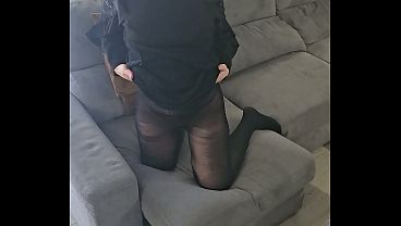 Bonjour mon chéri viens m'enlever le reste et me baiser comme le mérite