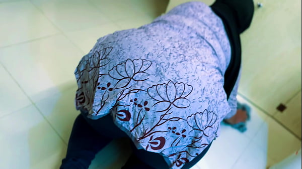 Egyptian Hot BBW Maid Stuck Under Bed & I mastu...