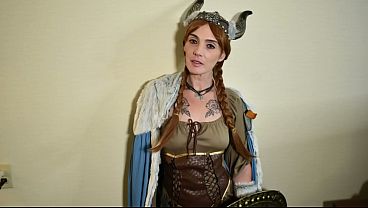 La plus grosse bite noire qu'elle ait jamais prise dans sa chatte l'a fait jouir plusieurs fois - porno &eacute;b&egrave;ne. The biggest black cock she ever took in her pussy made her cum multiple times - ebony porn