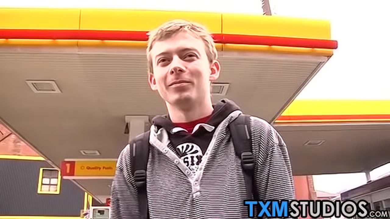 Lindo jovencito recogido y golpeado mientras viajaba a clase
                    anal cumshot threesome car gay twink big cock big dick car sex young men hardcore gay pickup sex txmstudios muchos negros