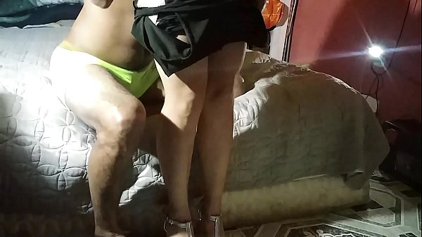 Download Video - Single viene a casa despues de la ExpoSexo 2018&comma; me folla con condon pero se lo quito para que pueda llenarme de semen frente a mi esposo que graba todo y el bate la leche al final &lpar;PARTE 1 d&period;&rpar;