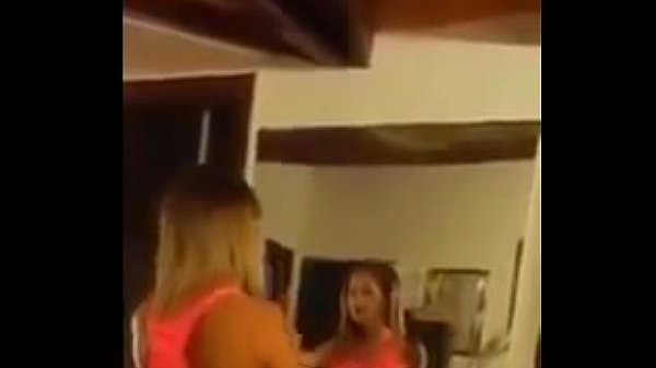 chicas bailando menea tu chapa desnudas