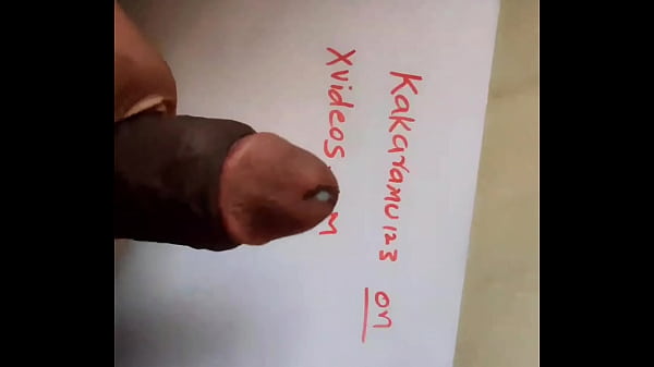 Big ass on the floor enjoy the masturbation