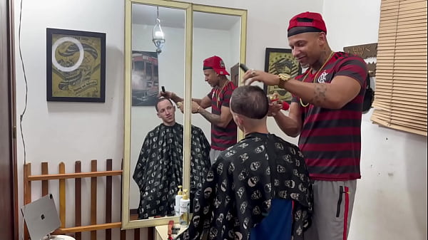 Download Video - Veio desenrolar um corte de cabelo e ganhou rola no cuzinho&period;