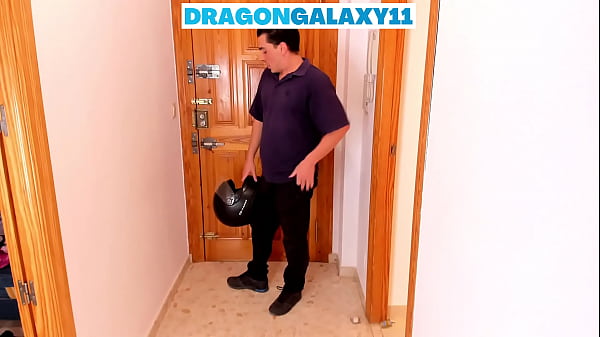 THE DELIVERY MAN WON'T BE ABLE TO GET TO THE BED, I'M GOING TO FUCK HIM AT THE ENTRANCE OF THE APARTMENT