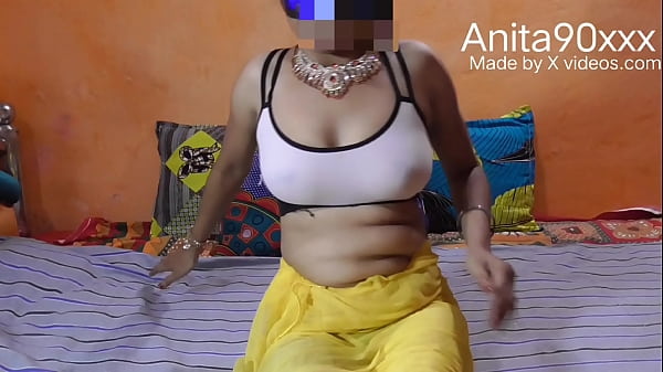 Indian bhauji dances nude on bhojpuri song..real dance video