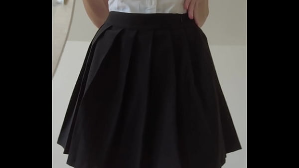 schuulgirl caught making dirty TikToks in class