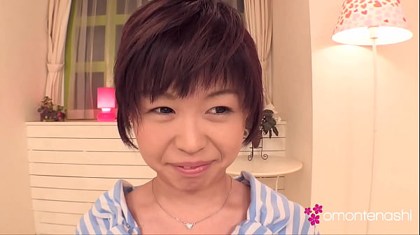 Wow! Idol's first undress!!
