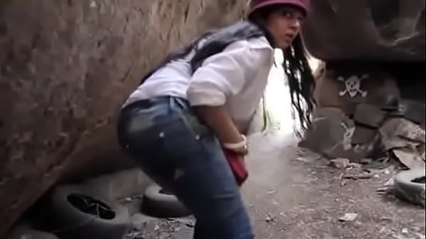 CHARMI HOT ASS FOCUS