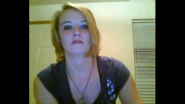 Hot girl gives her cute emo teen boyfriend a blowjob