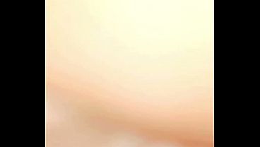 満たされないセックス、小さなペニスの女々しい男はホットワイフに快感を与えることができない