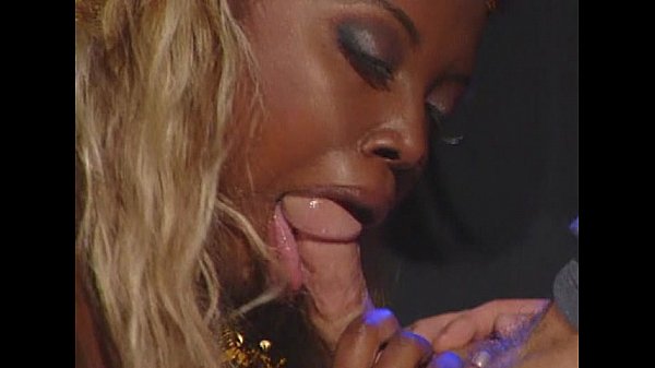 Metro - Freaknic - scene 5 - extract 1