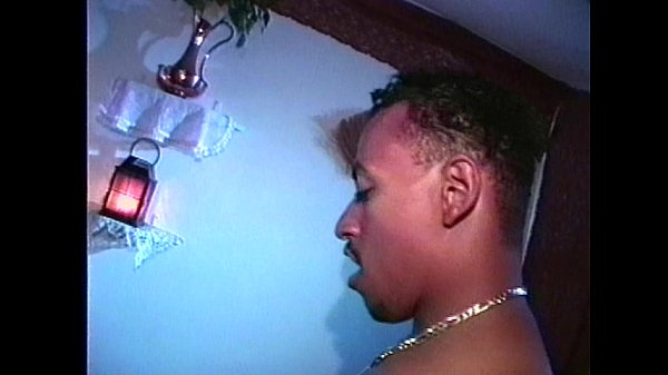 Download Video - Metro - Sherlock Homie - scene 2 - extract 2