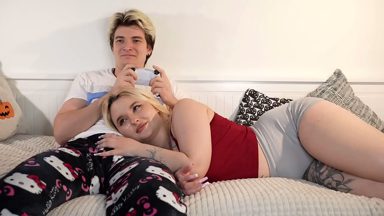 Step-sister fucked me so hard she almost broke the bed