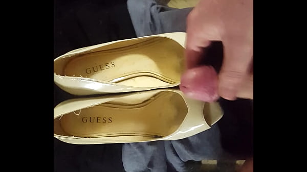 Download Video - Best cumshot on high heels