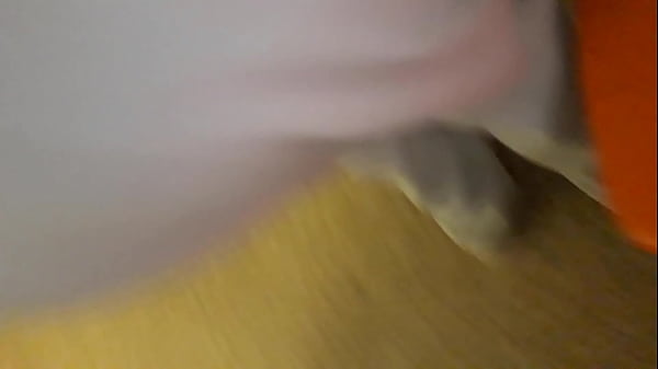 Enfermero se intuye el culo