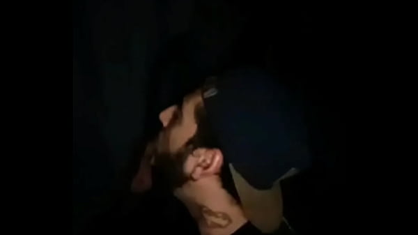 Que rico me cojen en el gloryhole